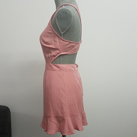 Open Details Back Ruffle Bottom Dress - Picture 3 of 7